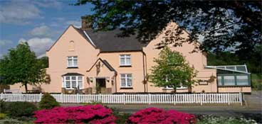 Papillon Woodhall Arms B&B,  Stapleford